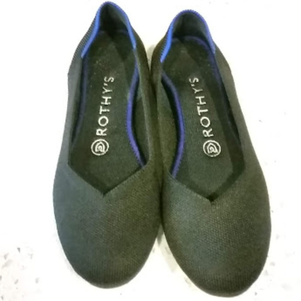 Solid Black Rothy's